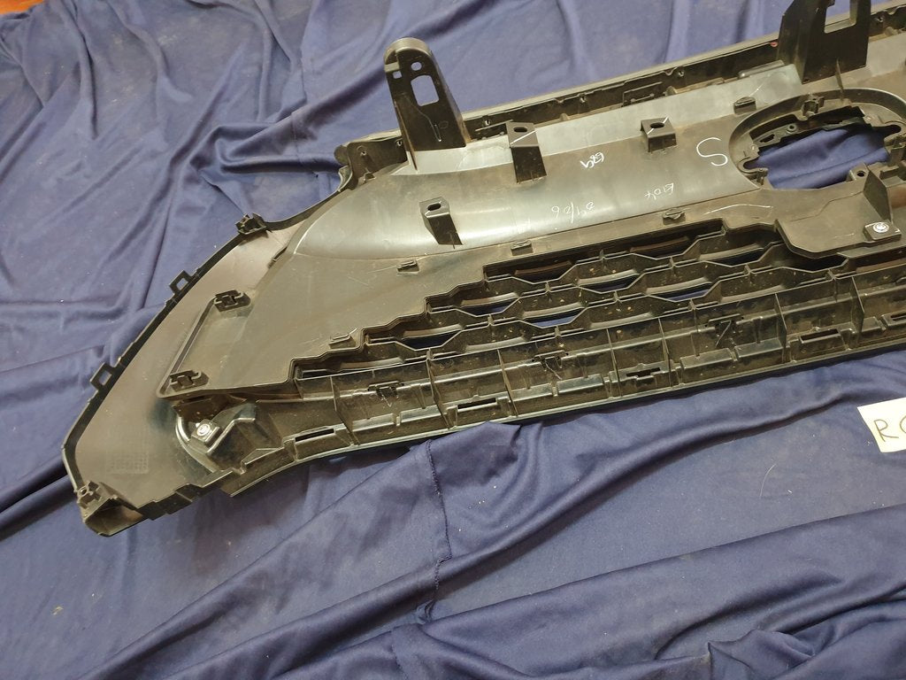 Toyota Corolla Cross Radiator Grille - Light Wear and Tear, Small scratches