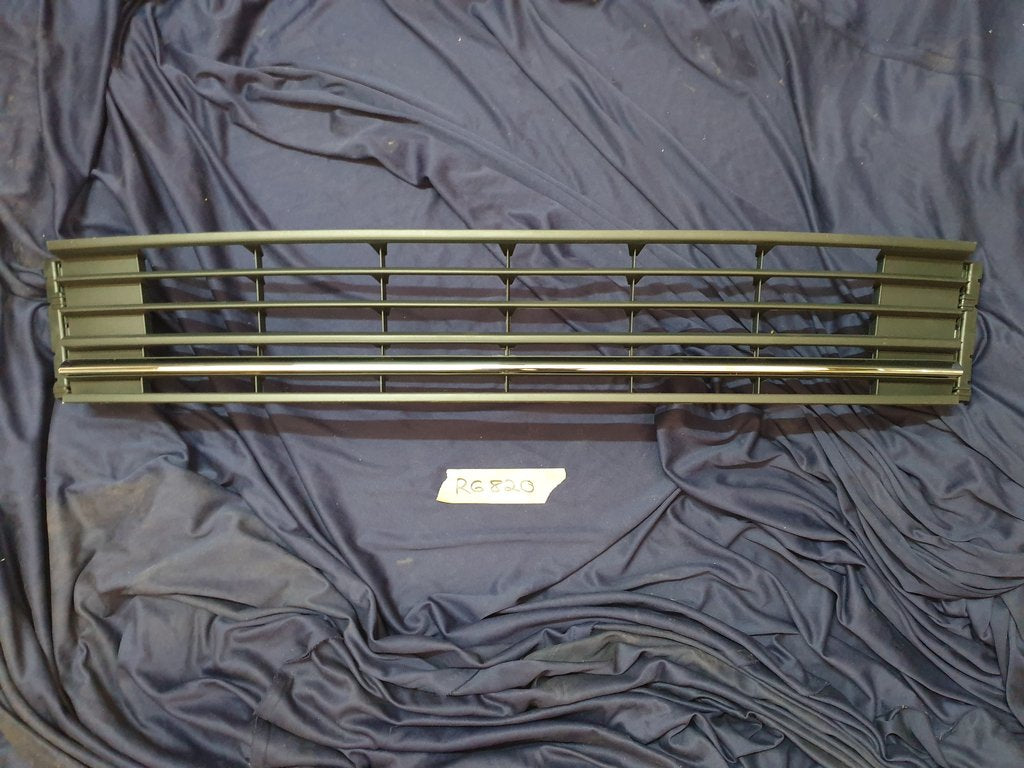 Volkswagen Polo Front Lower Center Radiator Grille