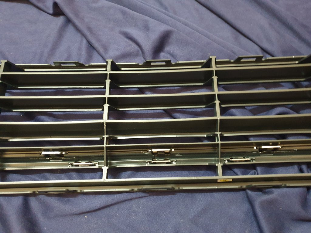 Volkswagen Polo Front Lower Center Radiator Grille