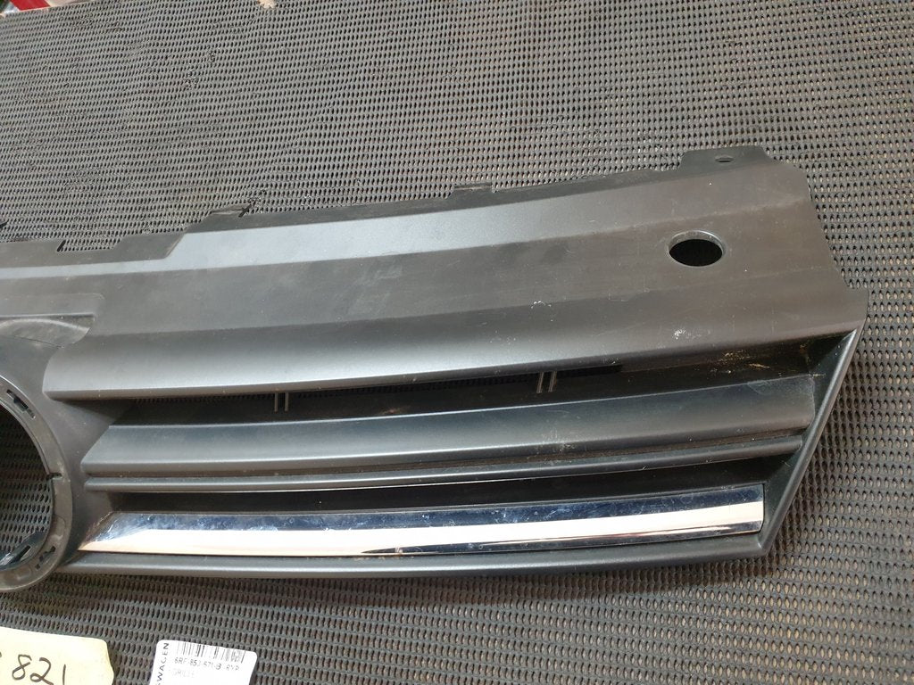 Volkswagen Polo 2018, 2019, 2020, 2021, 2022, 2023 Radiator Grille - Light Wear and Tear