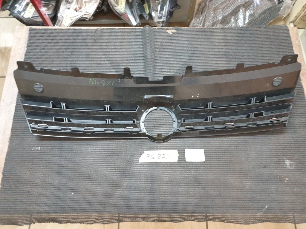 Volkswagen Polo 2018, 2019, 2020, 2021, 2022, 2023 Radiator Grille - Light Wear and Tear
