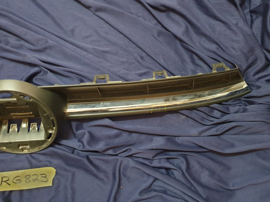 Volkswagen Polo Radiator Grille - Deep abrasion, Wear and Tear
