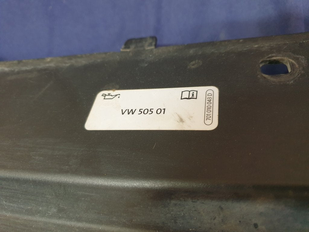 Volkswagen Tiguan II R-Line Radiator Grille - Right lower internal clips broken, wear and tear