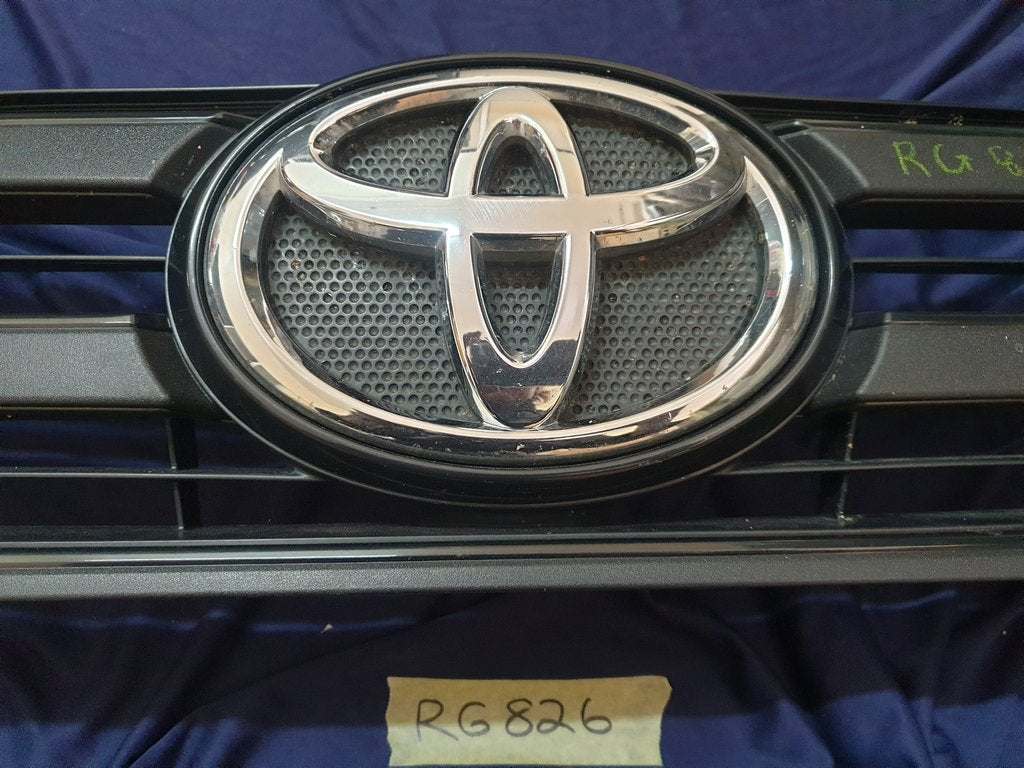 Toyota Aftermarket Radiator Grille - Light Wear and Tear, OEM Badge