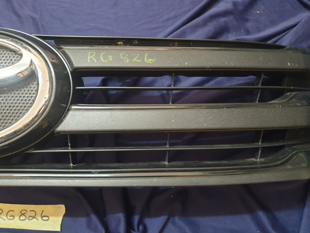 Toyota Aftermarket Radiator Grille - Light Wear and Tear, OEM Badge