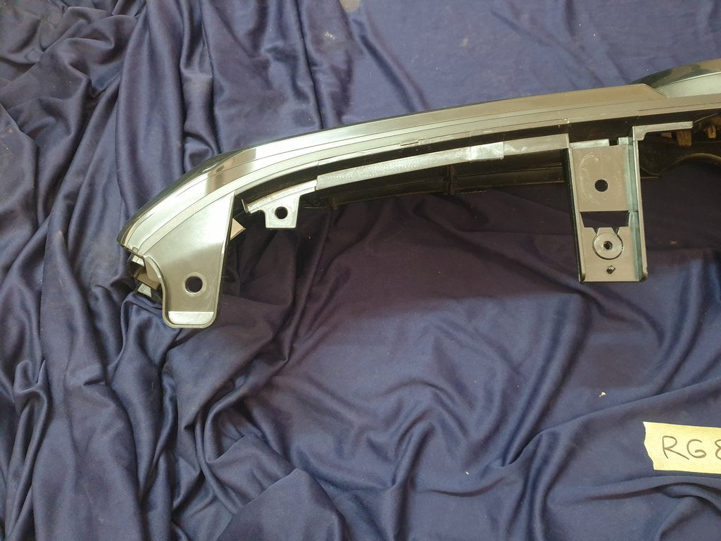 Toyota Aftermarket Radiator Grille - Light Wear and Tear, OEM Badge