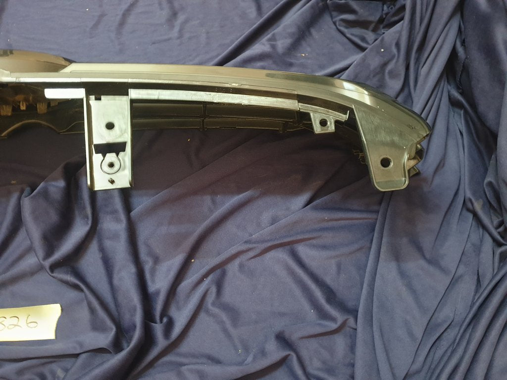 Toyota Aftermarket Radiator Grille - Light Wear and Tear, OEM Badge