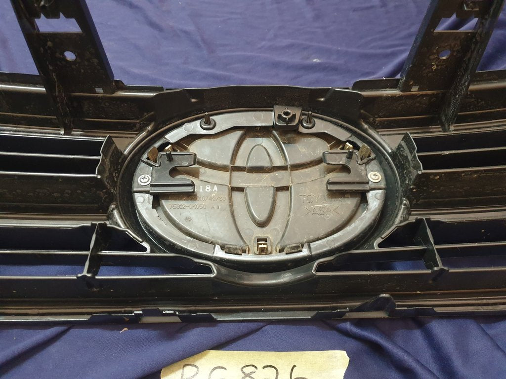 Toyota Aftermarket Radiator Grille - Light Wear and Tear, OEM Badge