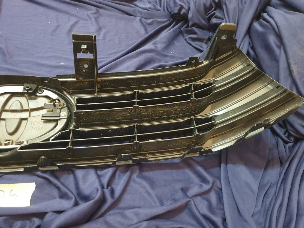 Toyota Aftermarket Radiator Grille - Light Wear and Tear, OEM Badge