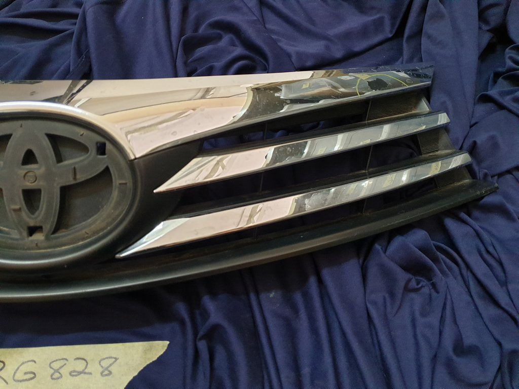Toyota Corolla Radiator Grille - Wear and Tear
