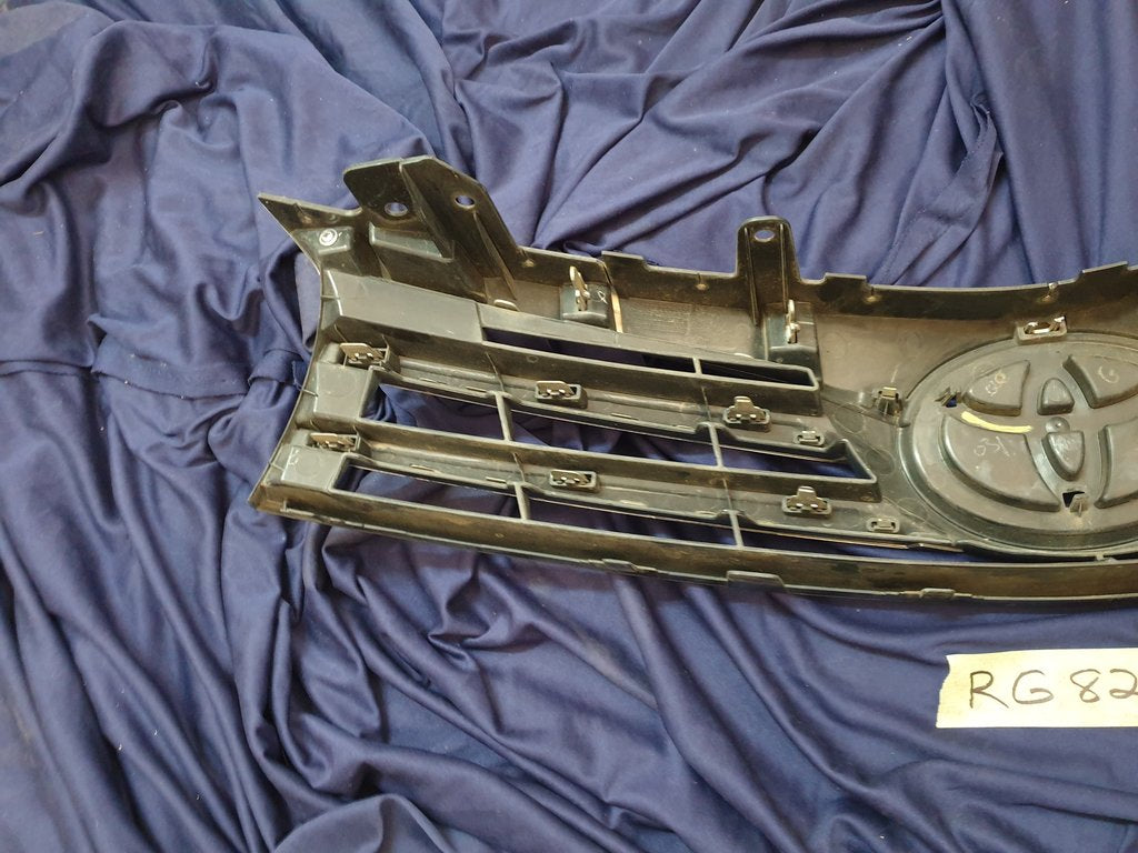 Toyota Corolla Radiator Grille - Wear and Tear