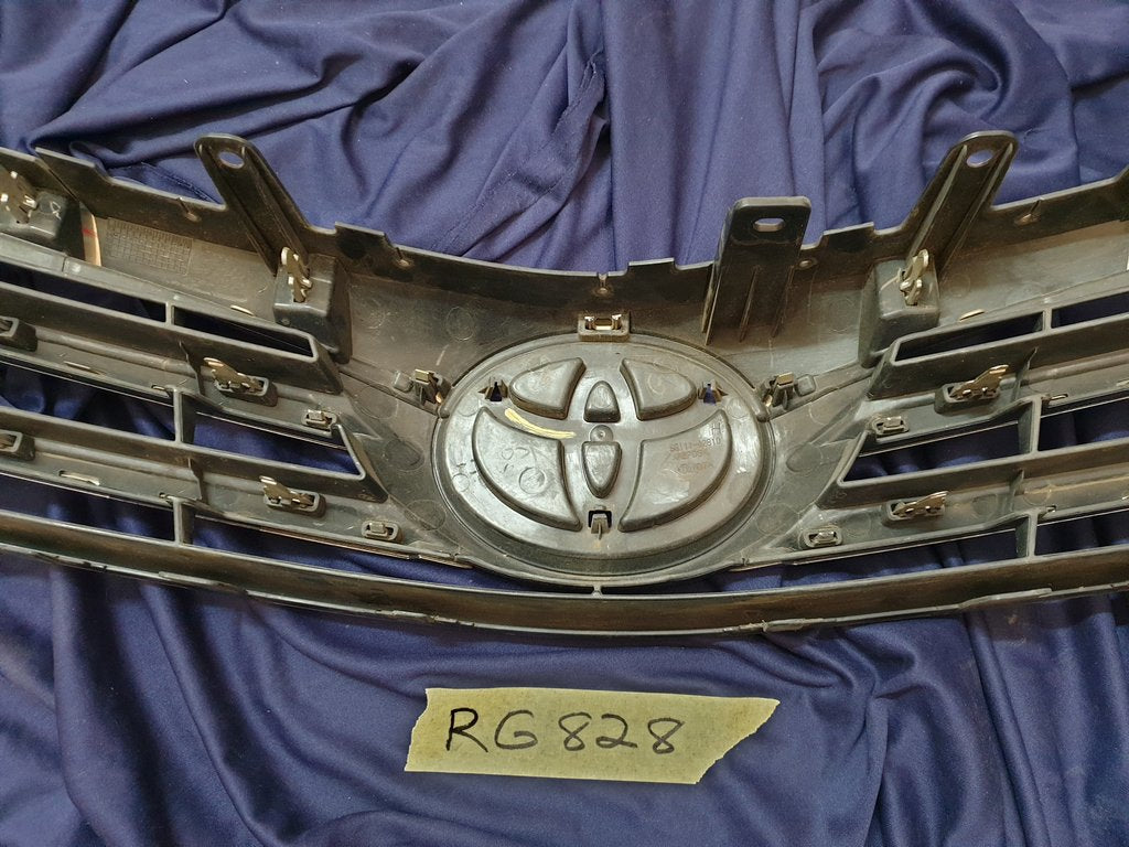 Toyota Corolla Radiator Grille - Wear and Tear
