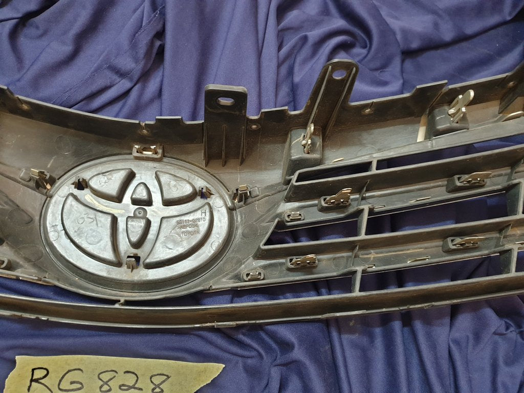 Toyota Corolla Radiator Grille - Wear and Tear