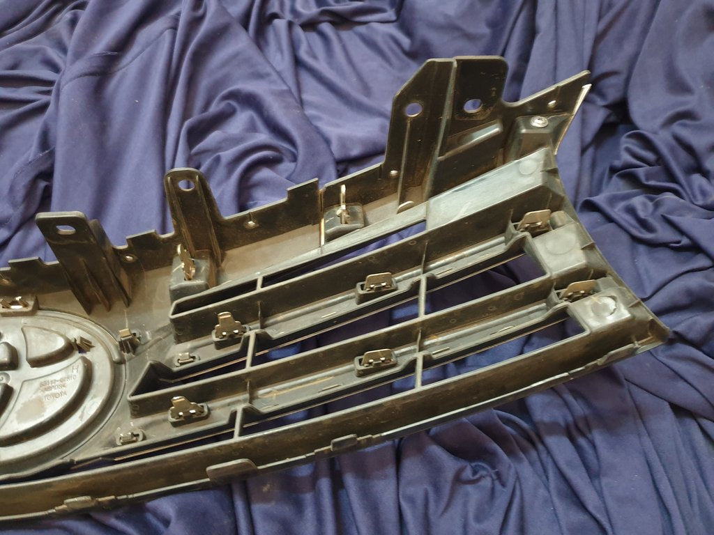 Toyota Corolla Radiator Grille - Wear and Tear