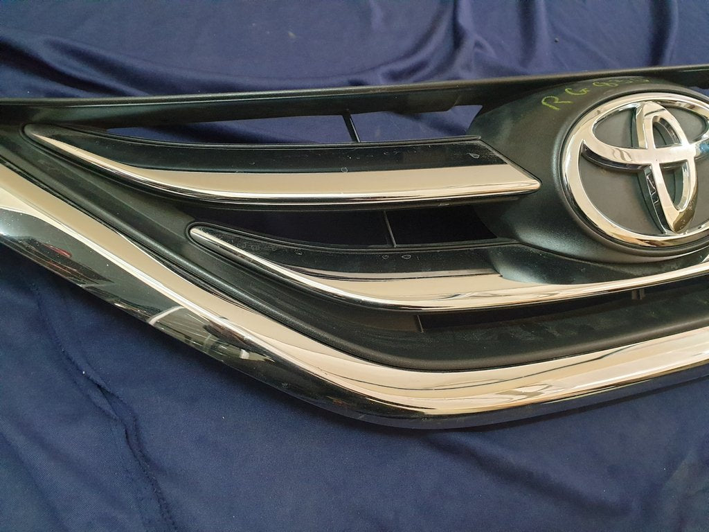 Toyota Starlet Radiator Grille - Chrome Moulding Ruined