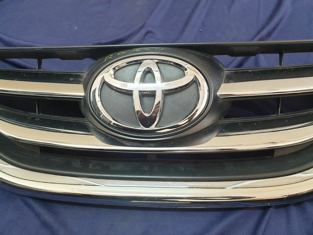 Toyota Starlet Radiator Grille - Chrome Moulding Ruined