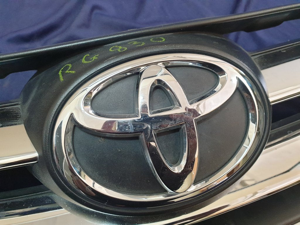 Toyota Starlet Radiator Grille - Chrome Moulding Ruined