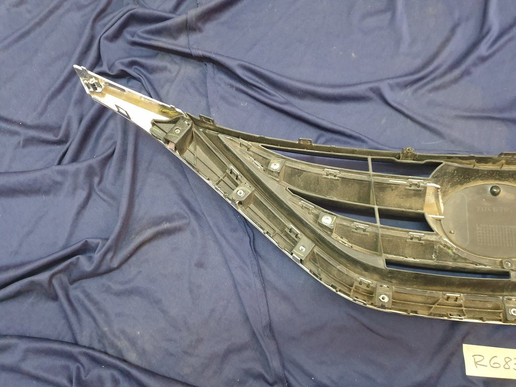 Toyota Starlet Radiator Grille - Chrome Moulding Ruined
