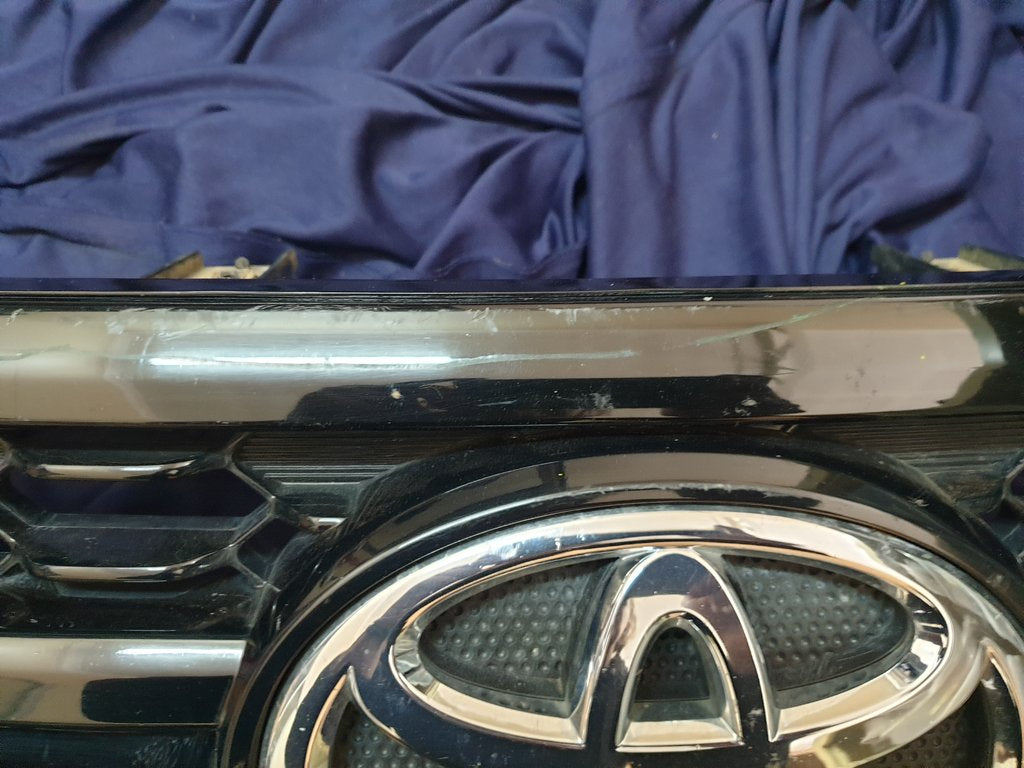 Toyota Hilux Radiator Grille - Wear and Tear, Scuffs
