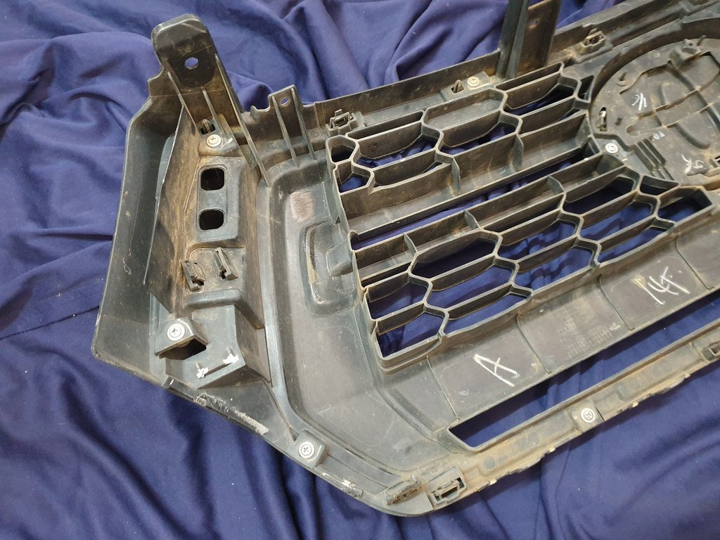 Toyota Hilux Radiator Grille - Wear and Tear, Scuffs