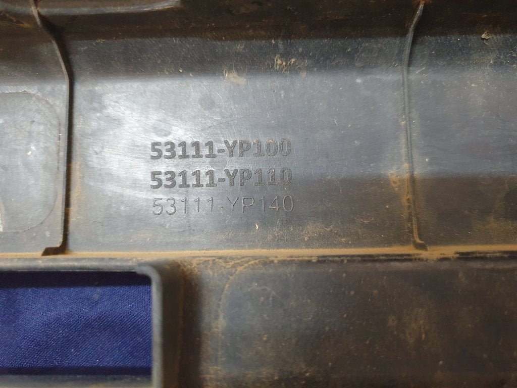 Toyota Hilux Radiator Grille - Wear and Tear, Scuffs