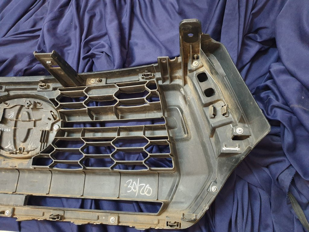 Toyota Hilux Radiator Grille - Wear and Tear, Scuffs