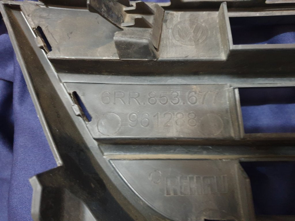 Volkswagen Front Bumper Lower Center Grille - Scuff mark