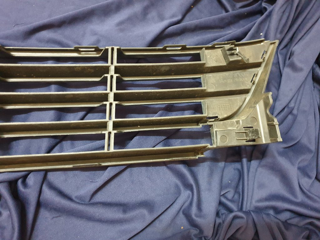 Volkswagen Front Bumper Lower Center Grille - Scuff mark