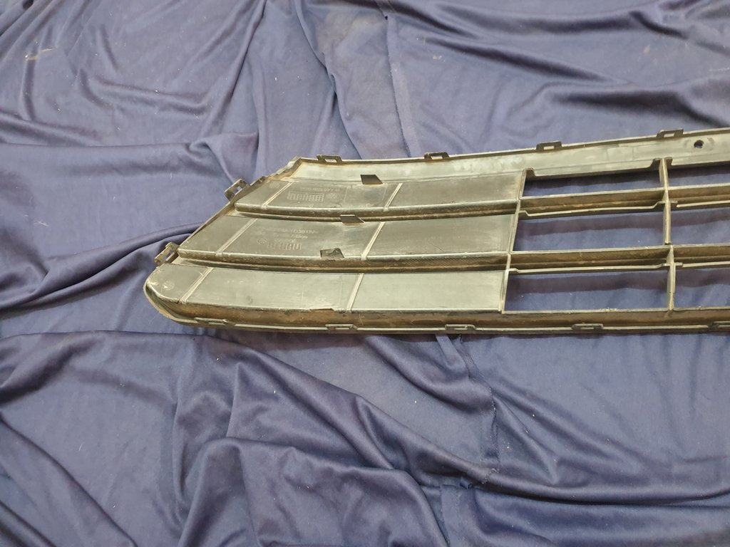 Volkswagen Polo Front Bumper Lower Grille
