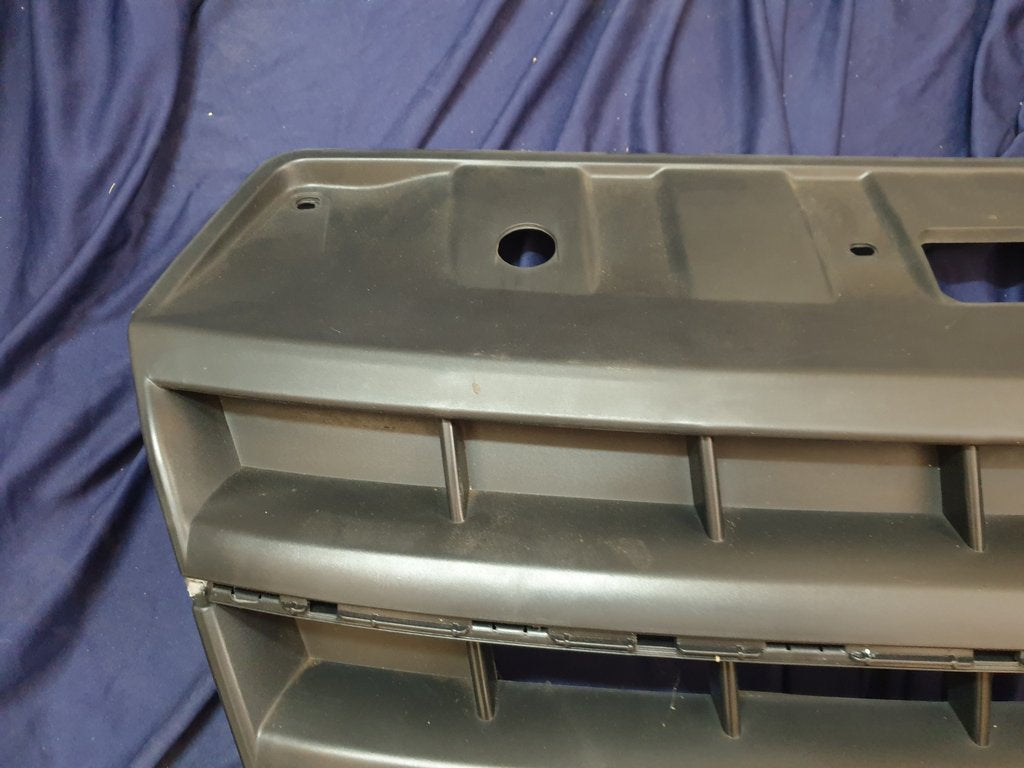 Volkswagen Amarok Radiator Grille