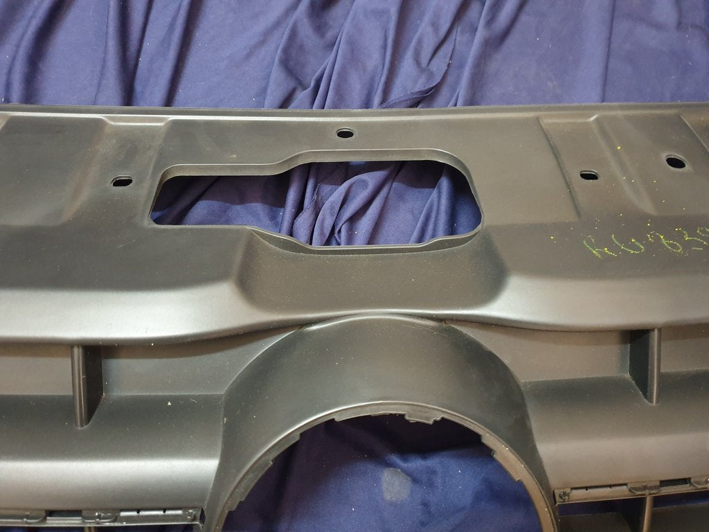 Volkswagen Amarok Radiator Grille