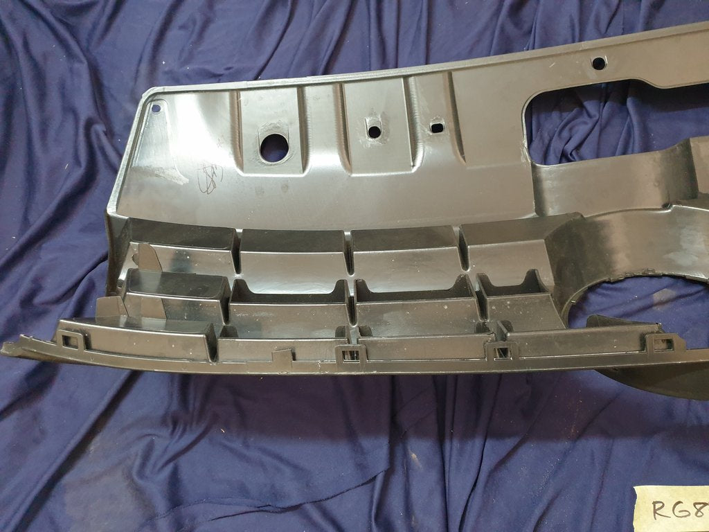 Volkswagen Amarok Radiator Grille