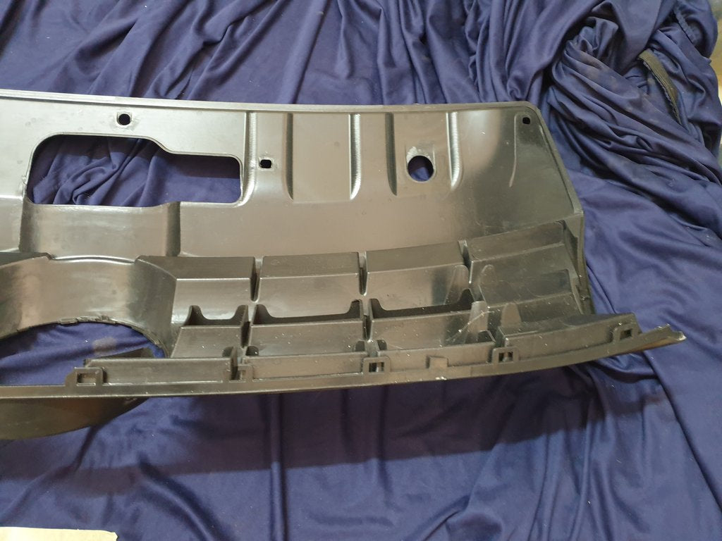 Volkswagen Amarok Radiator Grille