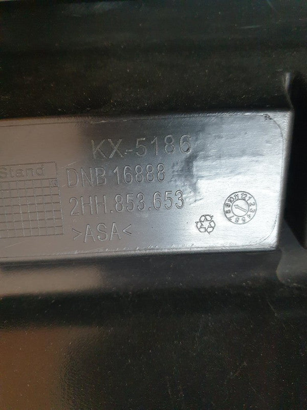 Volkswagen Amarok Radiator Grille