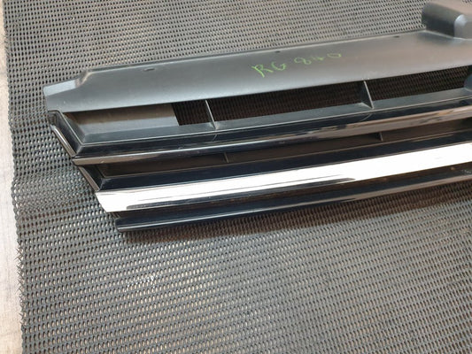 Volkswagen Golf VII 7 Radiator Grille - Light Wear and Tear