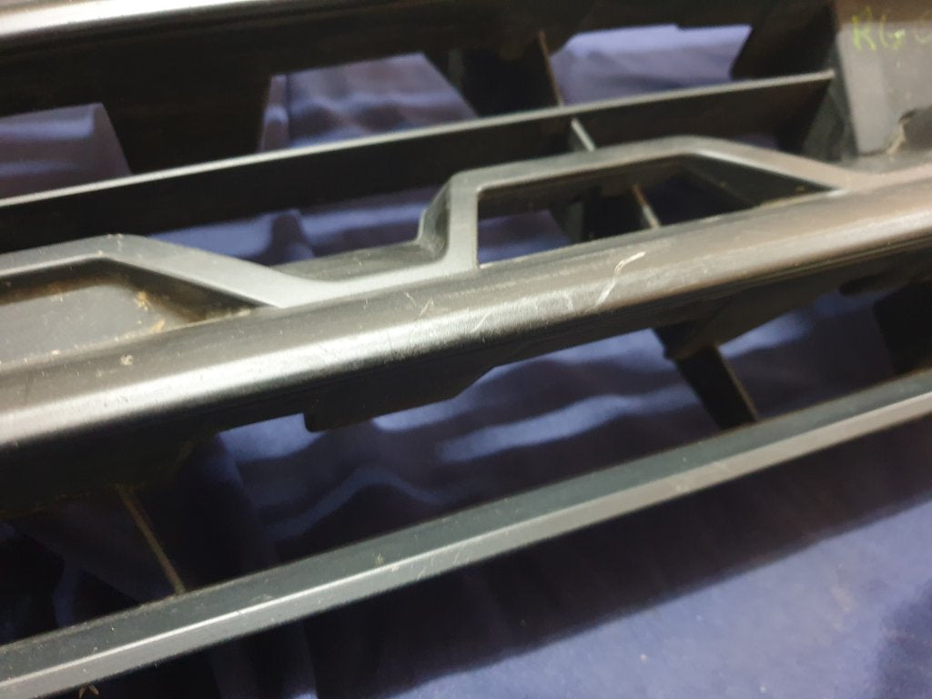 Toyota Fortuner Radiator Grille - Wear and Tear