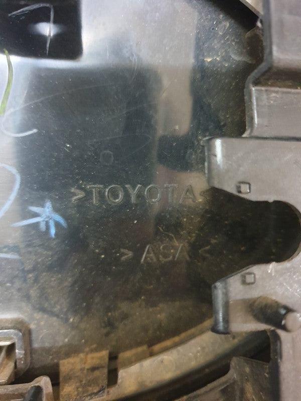 Toyota Fortuner Radiator Grille - Wear and Tear
