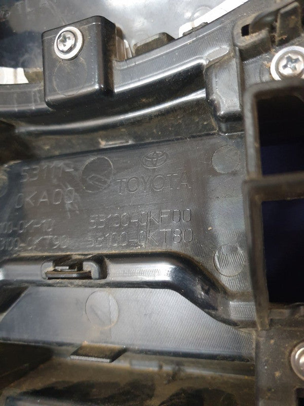 Toyota Fortuner Radiator Grille - Wear and Tear
