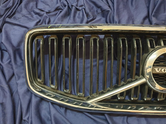 Volvo XC60 Radiator Grille - Badge scratched, Chrome lifting