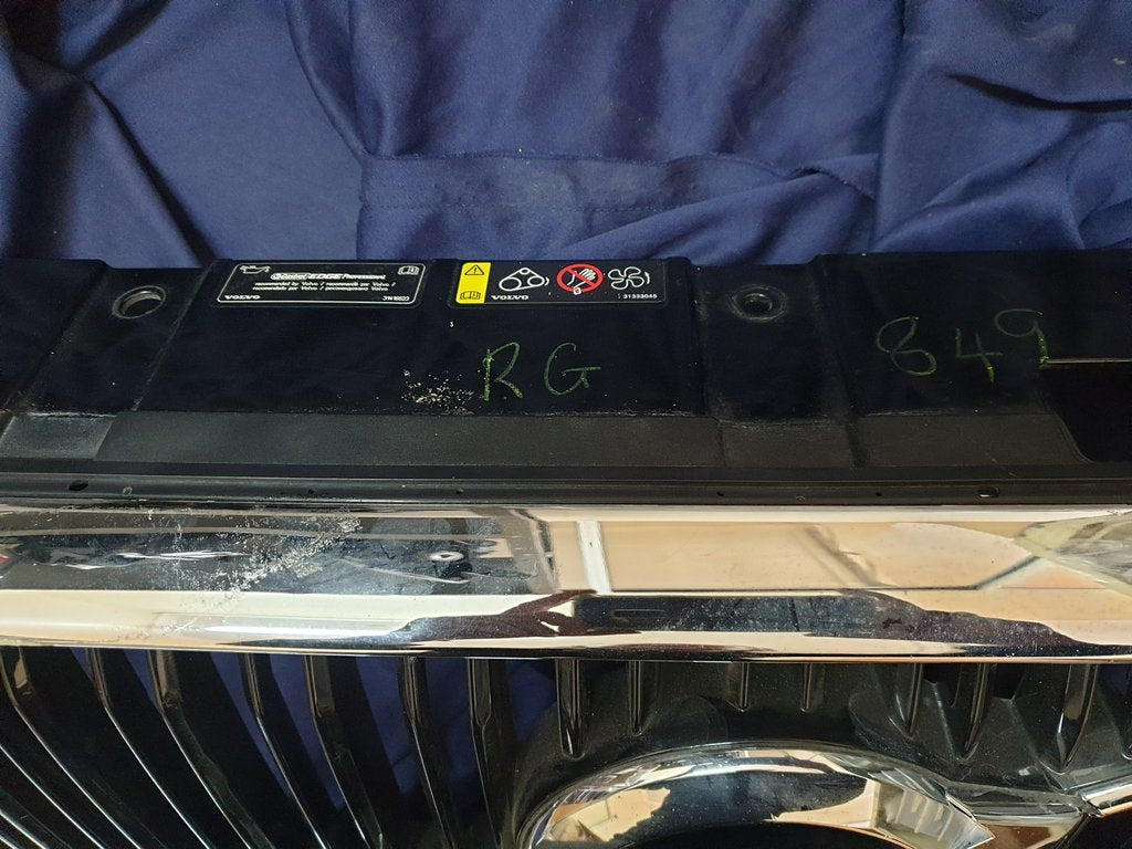 Volvo XC60 Radiator Grille - Badge scratched, Chrome lifting