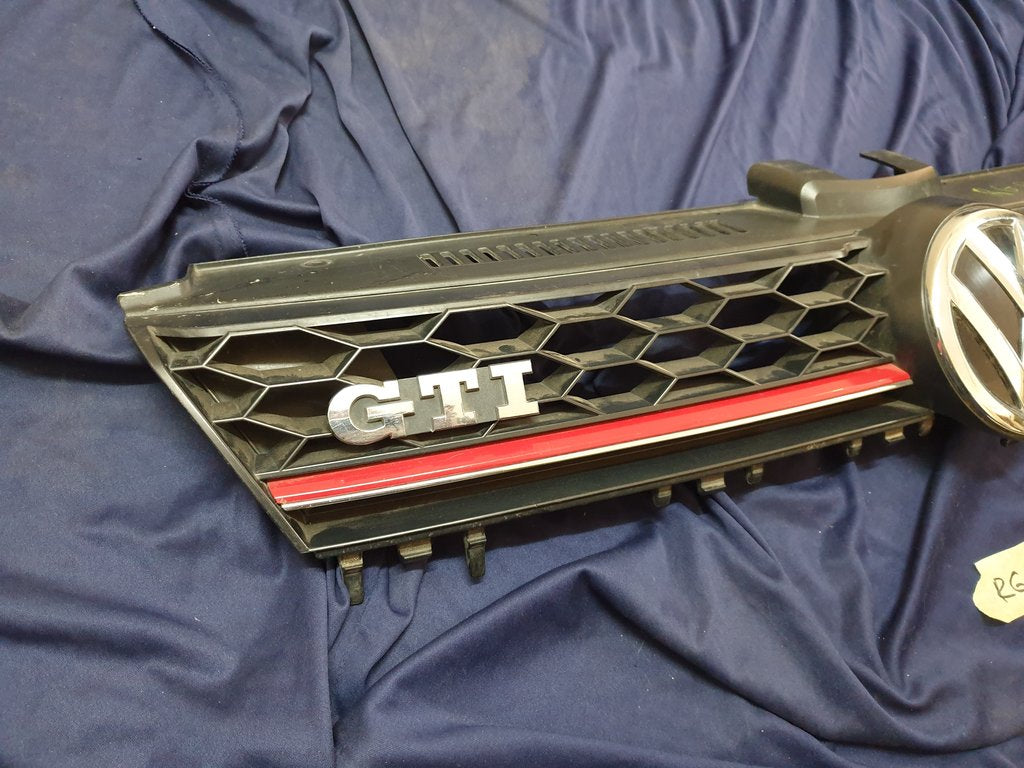 Volkswagen Golf VII GTI 7 Radiator Grille - Light Wear and Tear