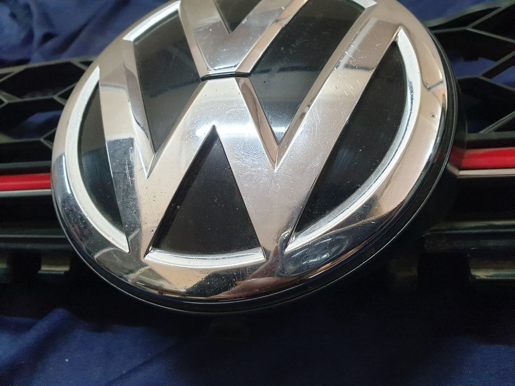 Volkswagen Golf VII GTI 7 Radiator Grille - Light Wear and Tear