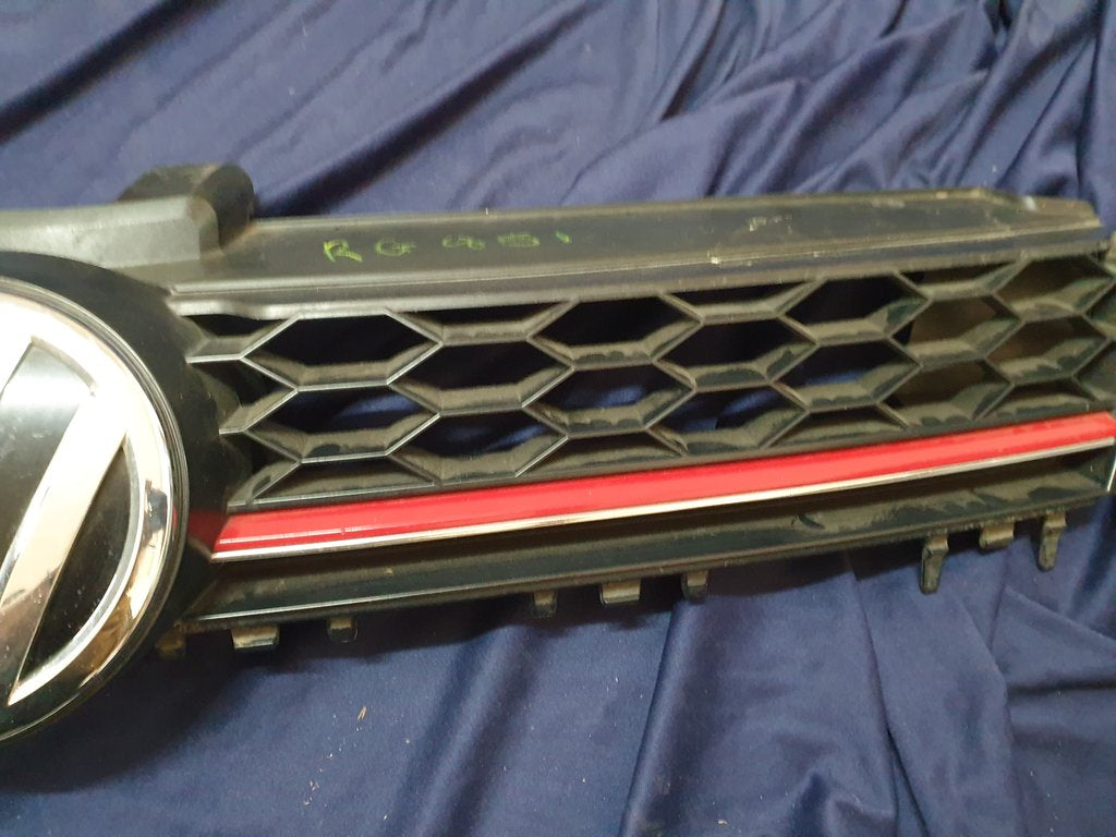 Volkswagen Golf VII GTI 7 Radiator Grille - Light Wear and Tear