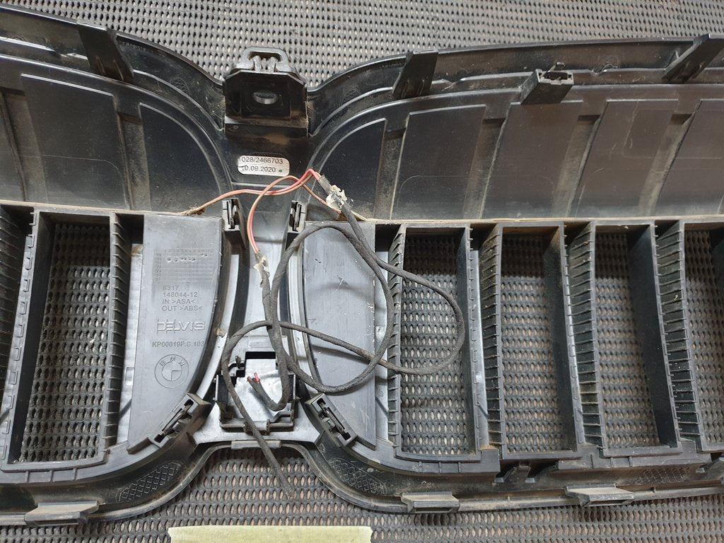 BMW 3 Series G20 Iconic Glow Kidney Grille - Light Wear and Tear, No plugs on wires