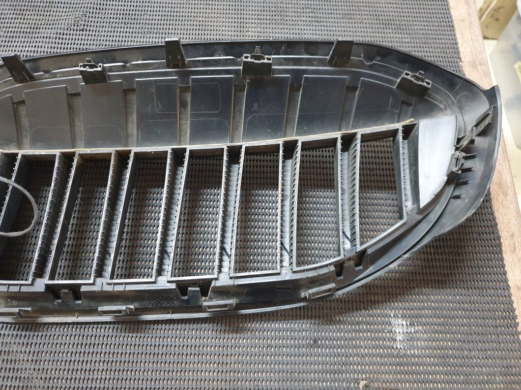 BMW 3 Series G20 Iconic Glow Kidney Grille - Light Wear and Tear, No plugs on wires