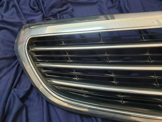 Mercedes-Benz E-Class W212 Radiator Grille - Wear and Tear, Chrome Surround Broken