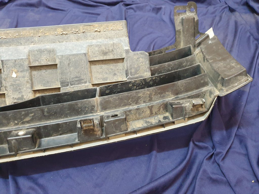 Ford Aftermarket Ranger Radiator Grille - Badge Broken, Scratches