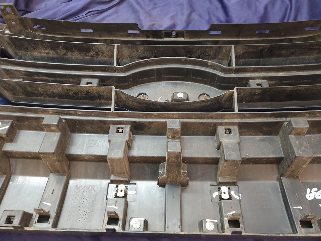 Ford Ranger Radiator Grille - Light Wear and Tear