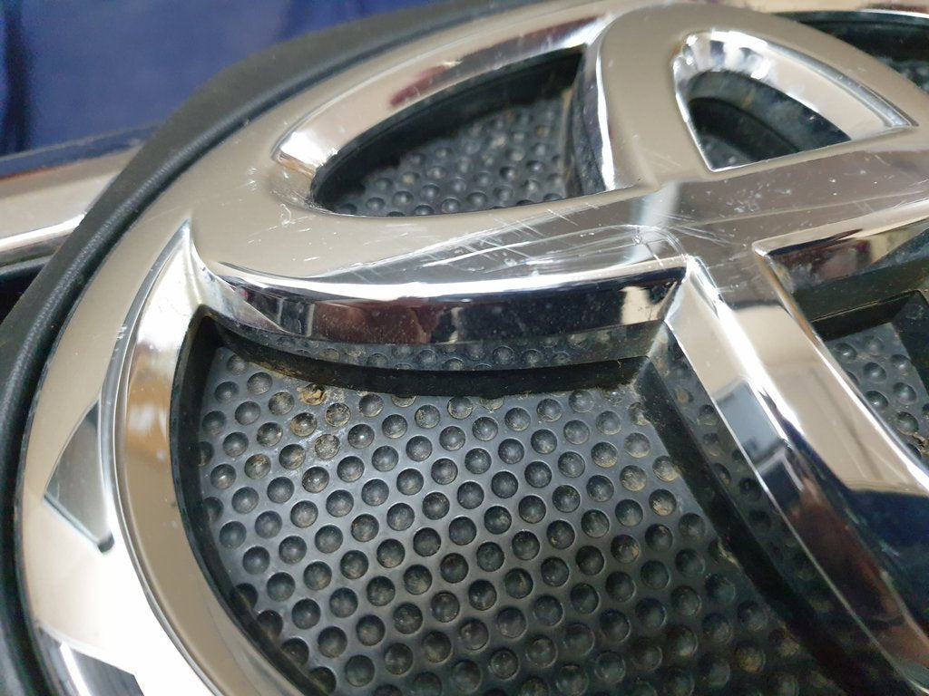 Toyota Hilux Radiator Grille - Wear and Tear, Scratches and small crack
