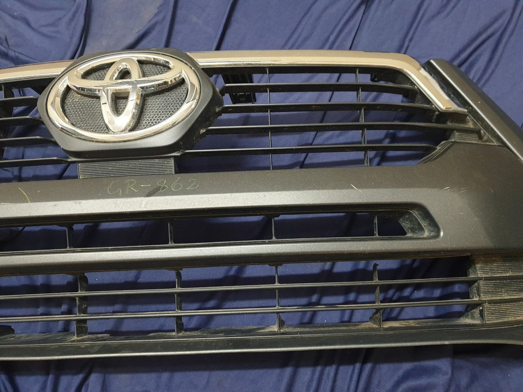 Toyota Hilux Radiator Grille - Wear and Tear, Scratches and small crack
